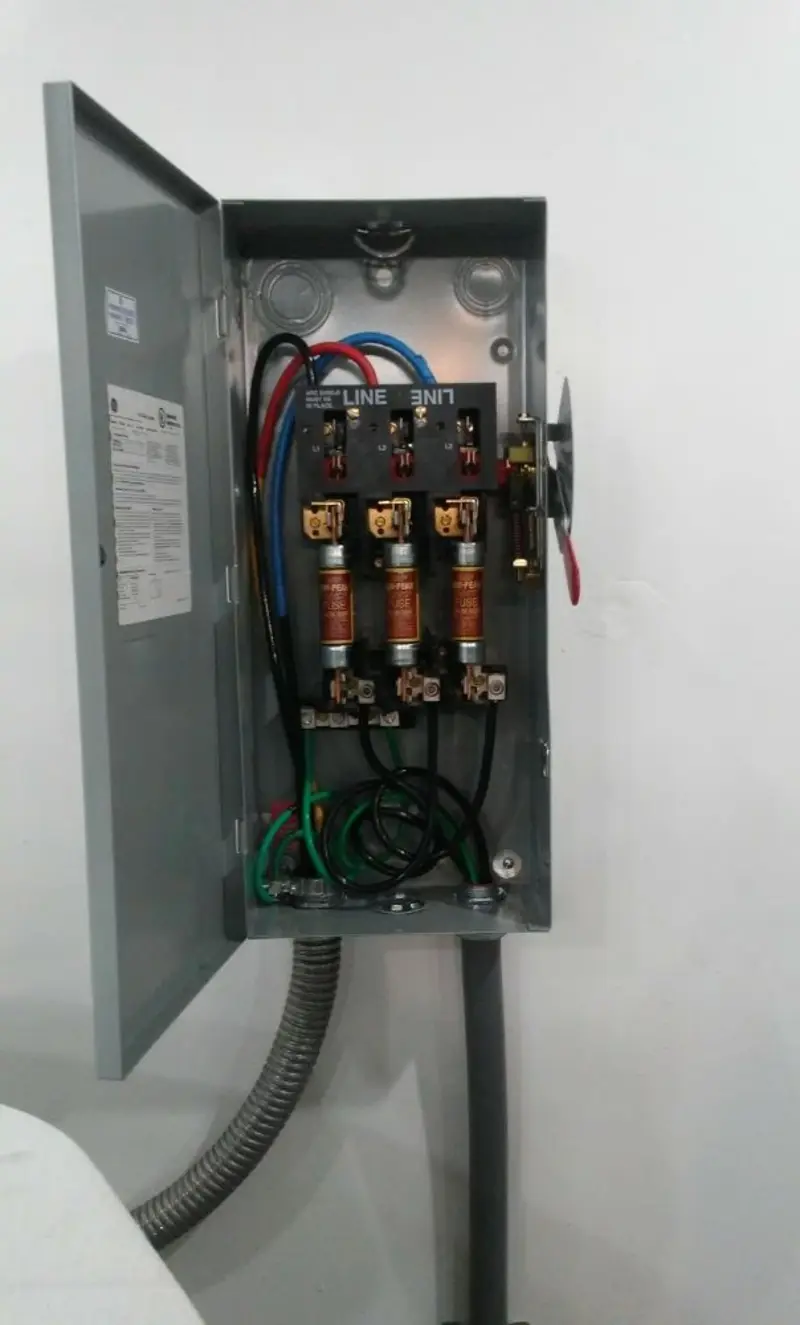 Three-phase disconnect switch installed for Smoke Detector Installation in Walkertown